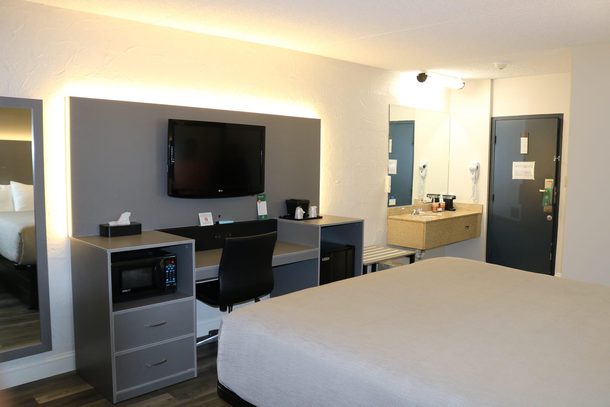 Quality Inn - Bangor, ME — custom hospitality furniture project by DMD Furnishing (photo 20)
