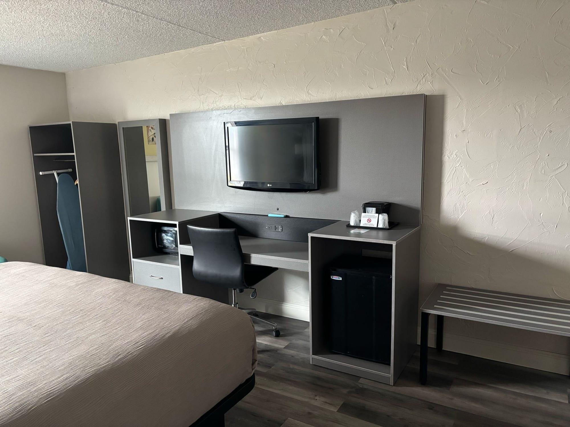 Quality Inn - Bangor, ME — custom hospitality furniture project by DMD Furnishing (photo 28)