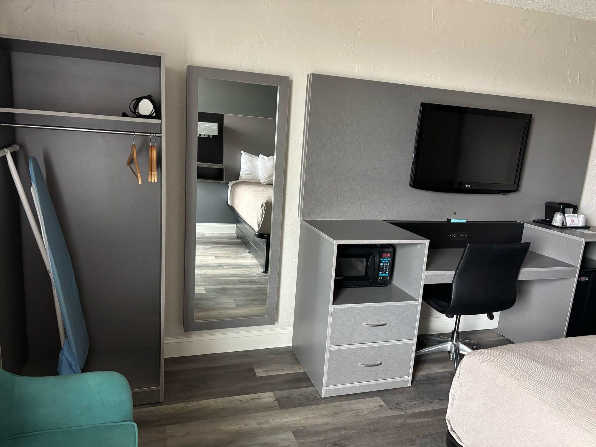 Quality Inn - Bangor, ME — custom hospitality furniture project by DMD Furnishing (photo 29)
