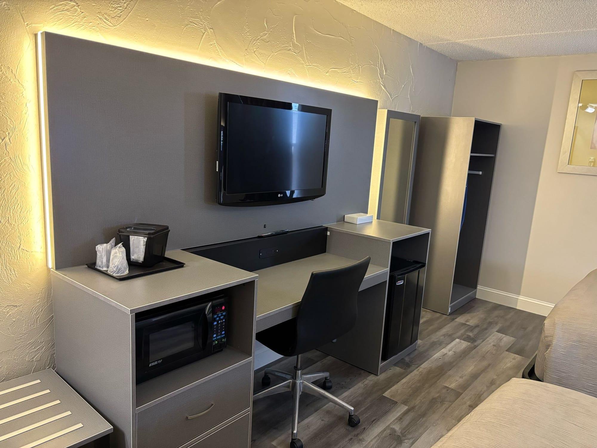 Quality Inn - Bangor, ME — custom hospitality furniture project by DMD Furnishing (photo 36)