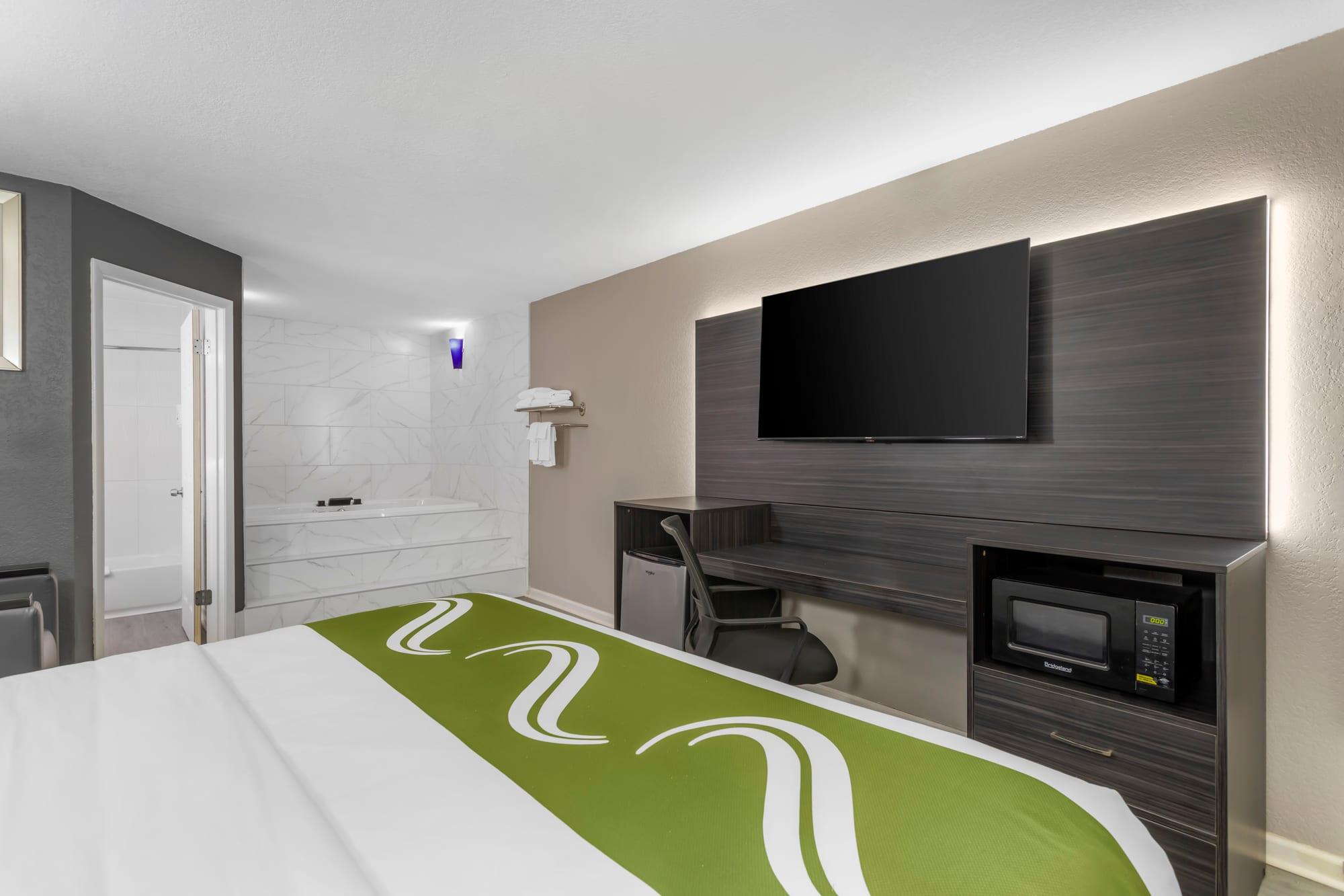 Quality Inn - Gainesville, FL — custom hospitality furniture project by DMD Furnishing (photo 12)