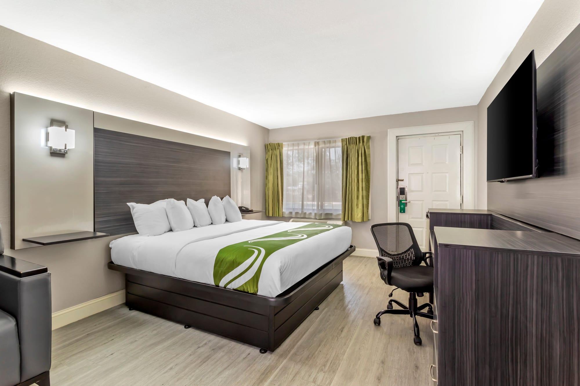 Quality Inn - Gainesville, FL — custom hospitality furniture project by DMD Furnishing (photo 17)