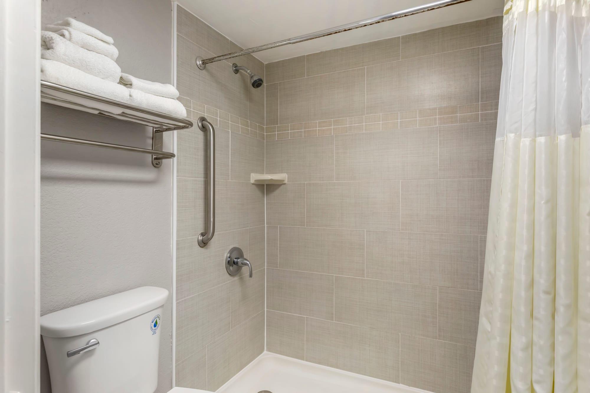 Quality Inn - Gainesville, FL — custom hospitality furniture project by DMD Furnishing (photo 20)