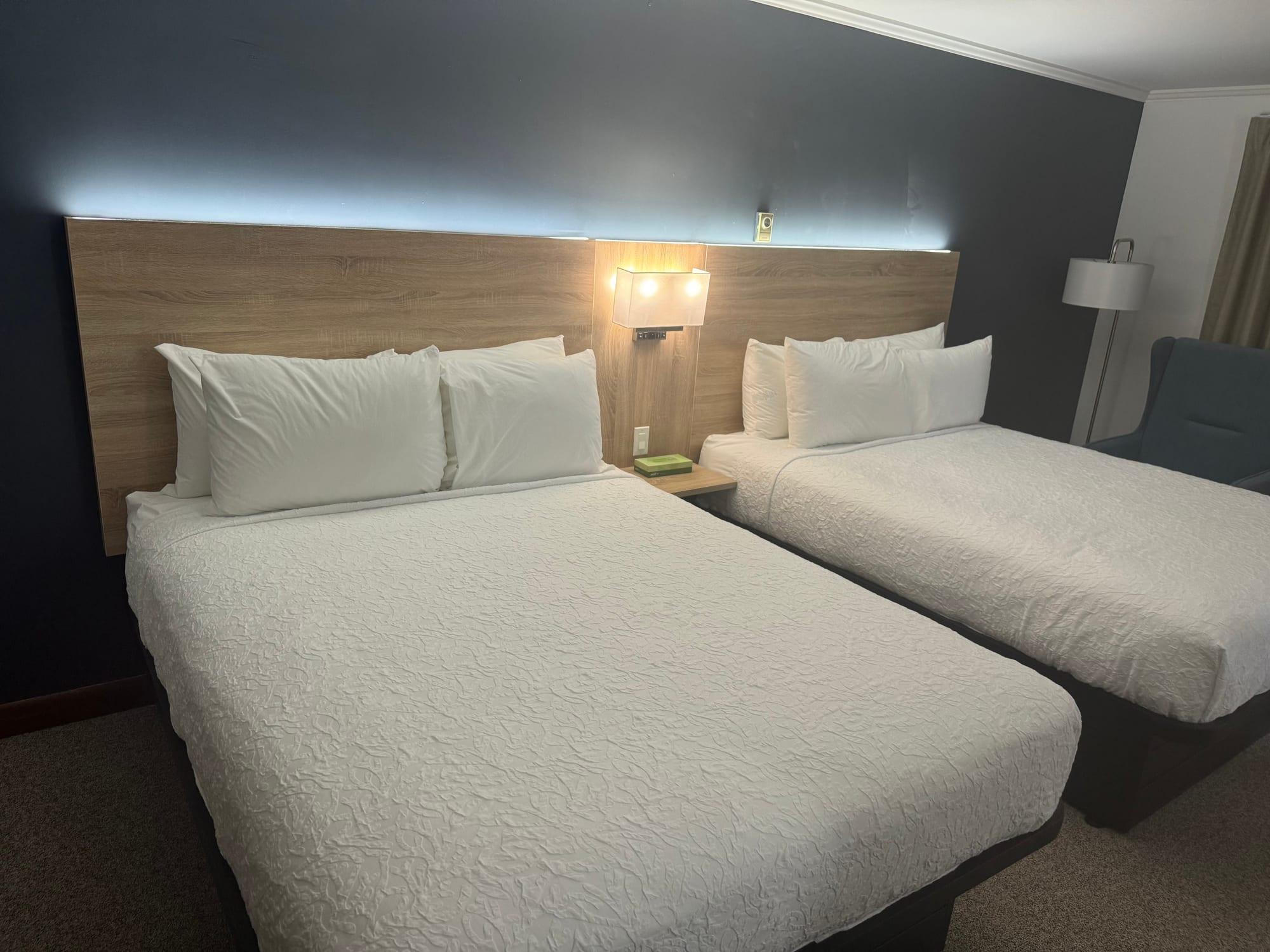 Towne Lyne Motel - Ogunquit, ME — custom hospitality furniture project by DMD Furnishing (photo 18)