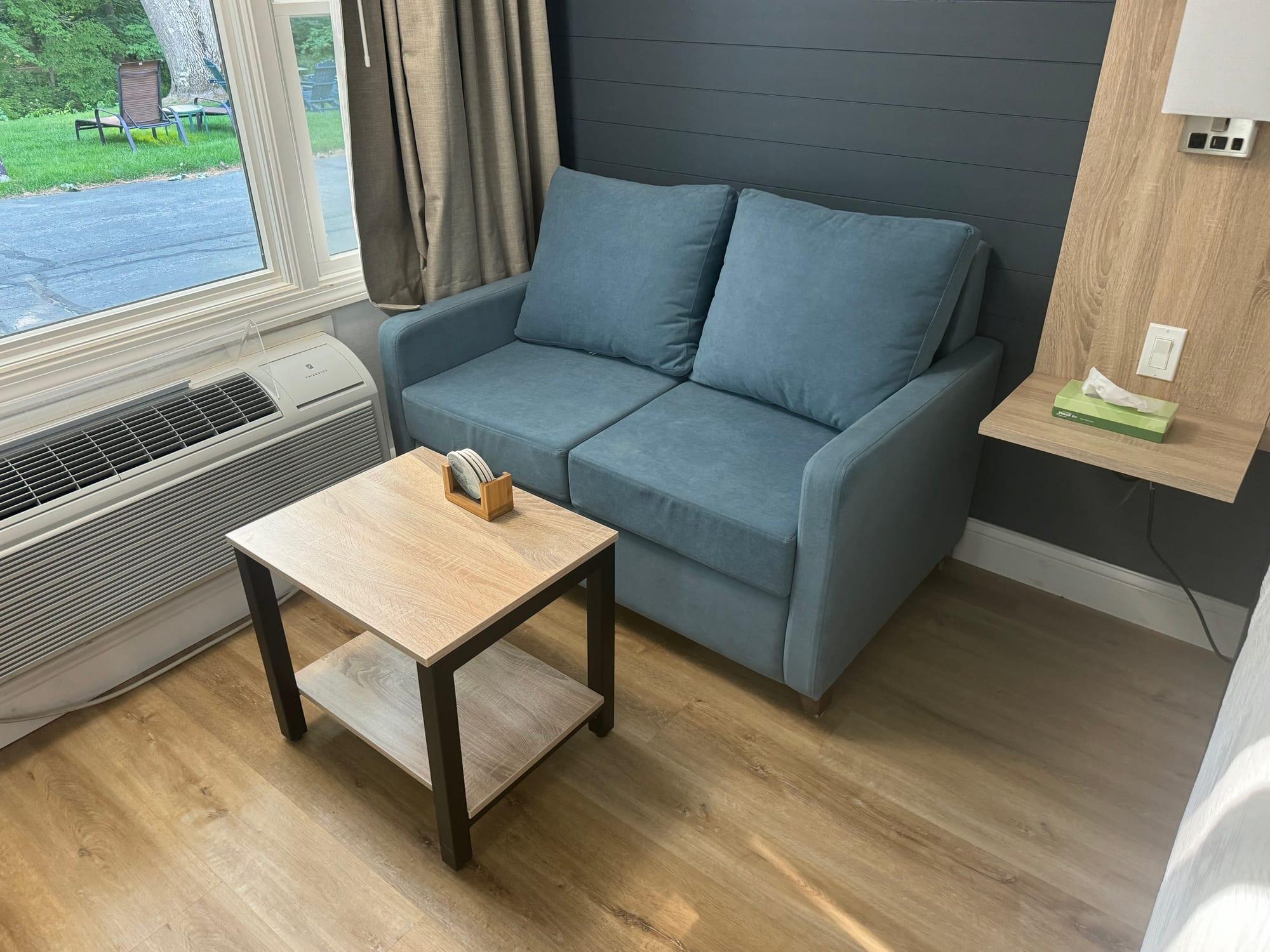 Towne Lyne Motel - Ogunquit, ME — custom hospitality furniture project by DMD Furnishing (photo 33)