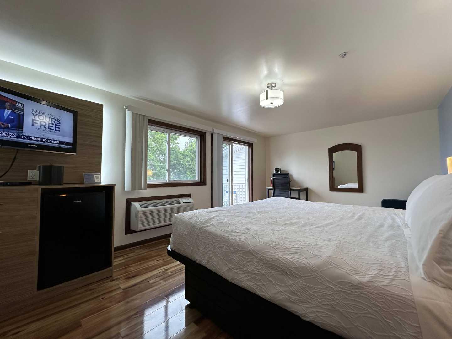 USA INN - Wells, ME — custom hospitality furniture project by DMD Furnishing (photo 3)