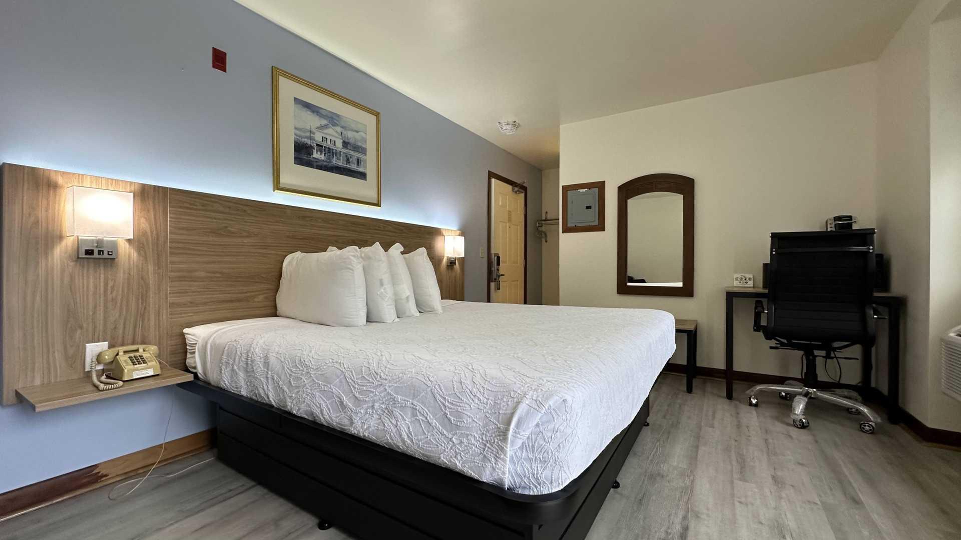 USA INN - Wells, ME — custom hospitality furniture project by DMD Furnishing (photo 1)